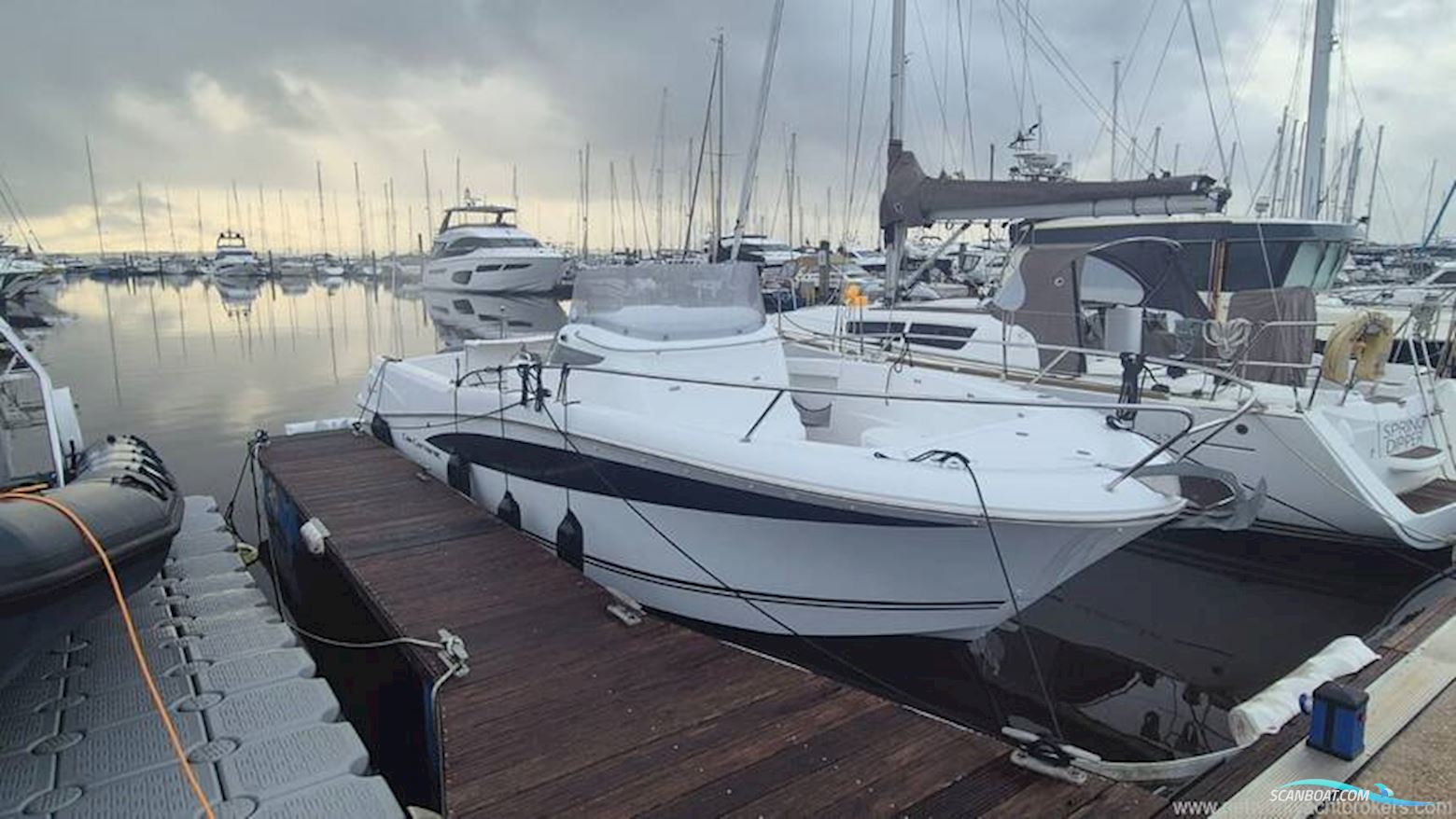 Jeanneau Cap Camarat 8.5 CC