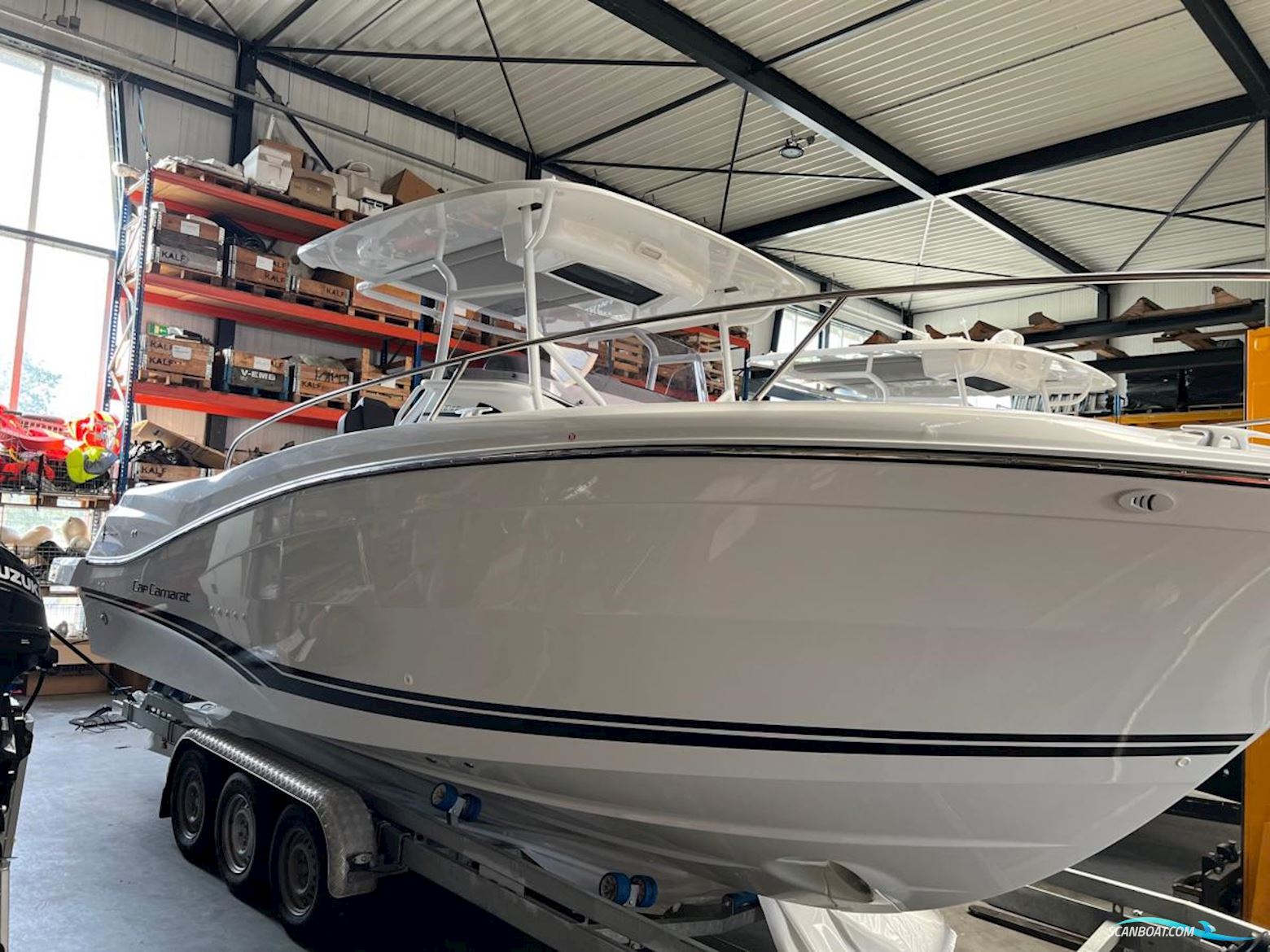 Jeanneau Cap Camarat 9.0 Center Console