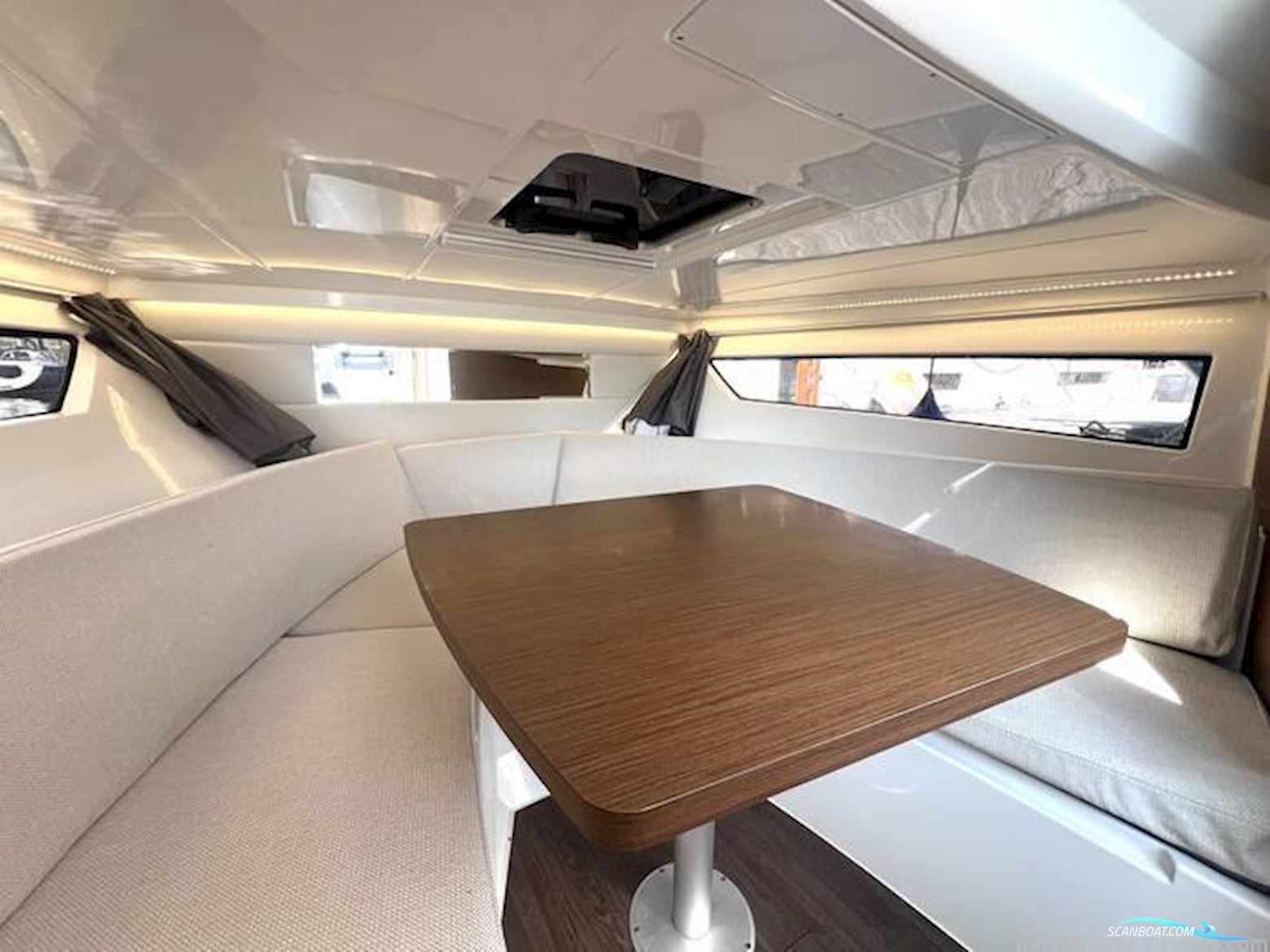 Jeanneau Cap Camarat 9.0 WA