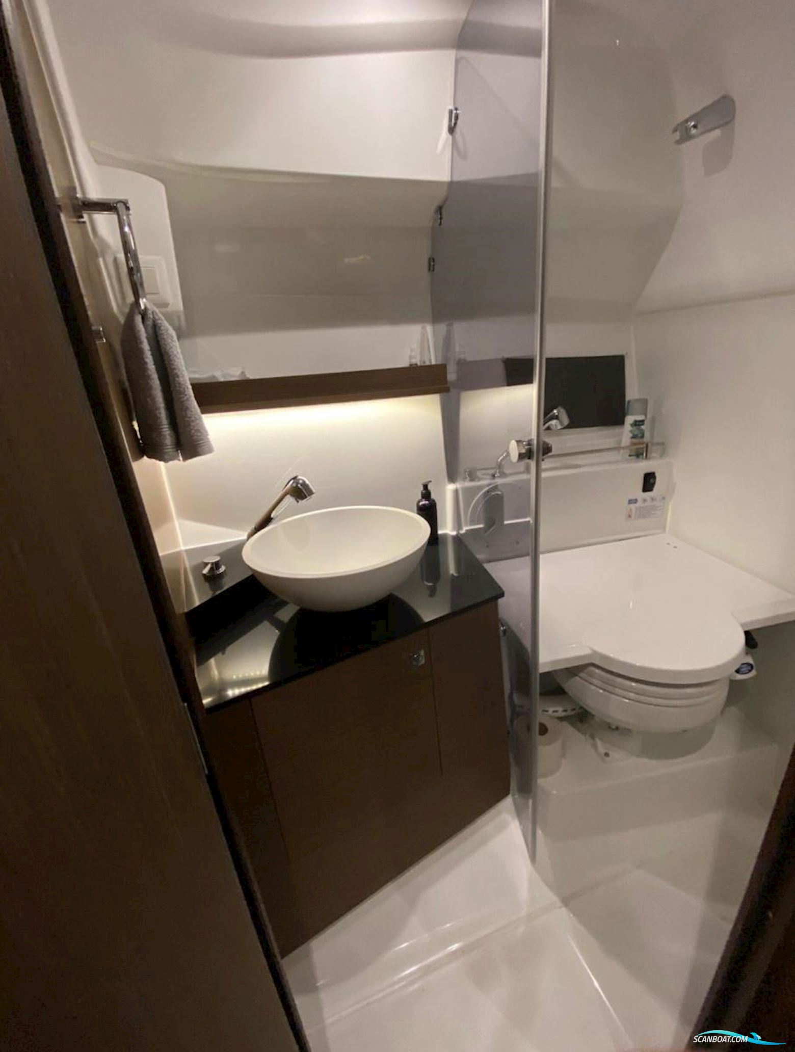 Jeanneau Cap Camarat 9.0 Walk Around