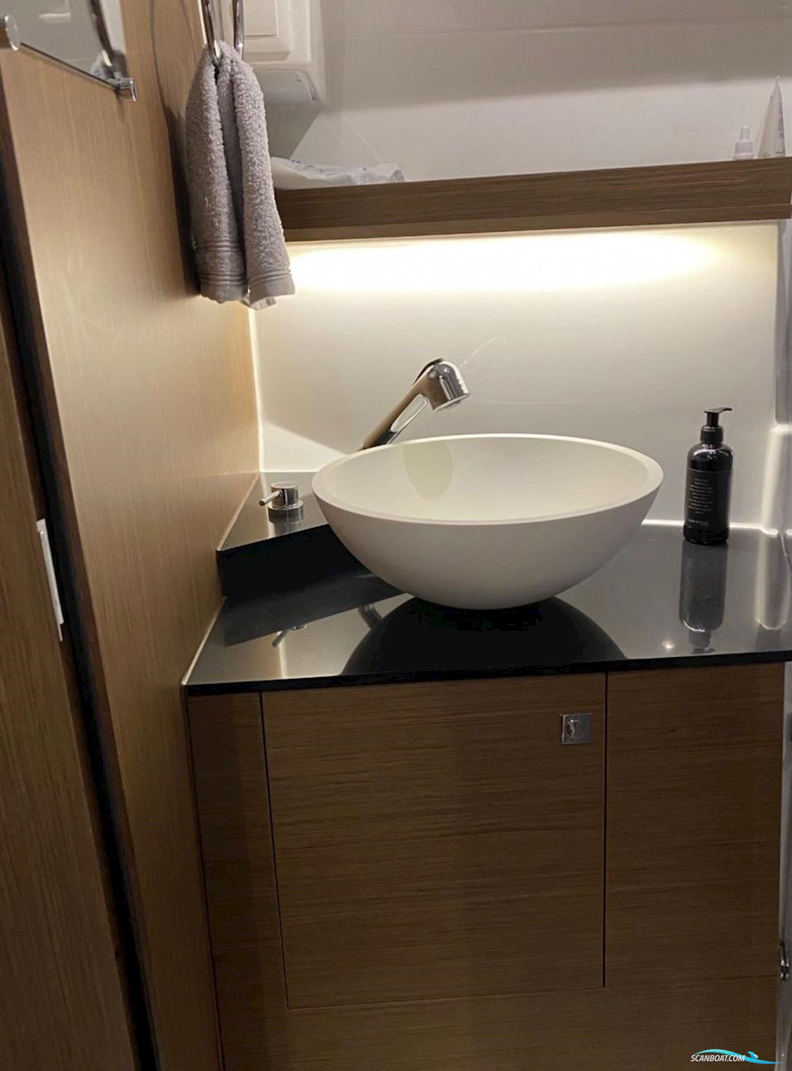 Jeanneau Cap Camarat 9.0 Walk Around