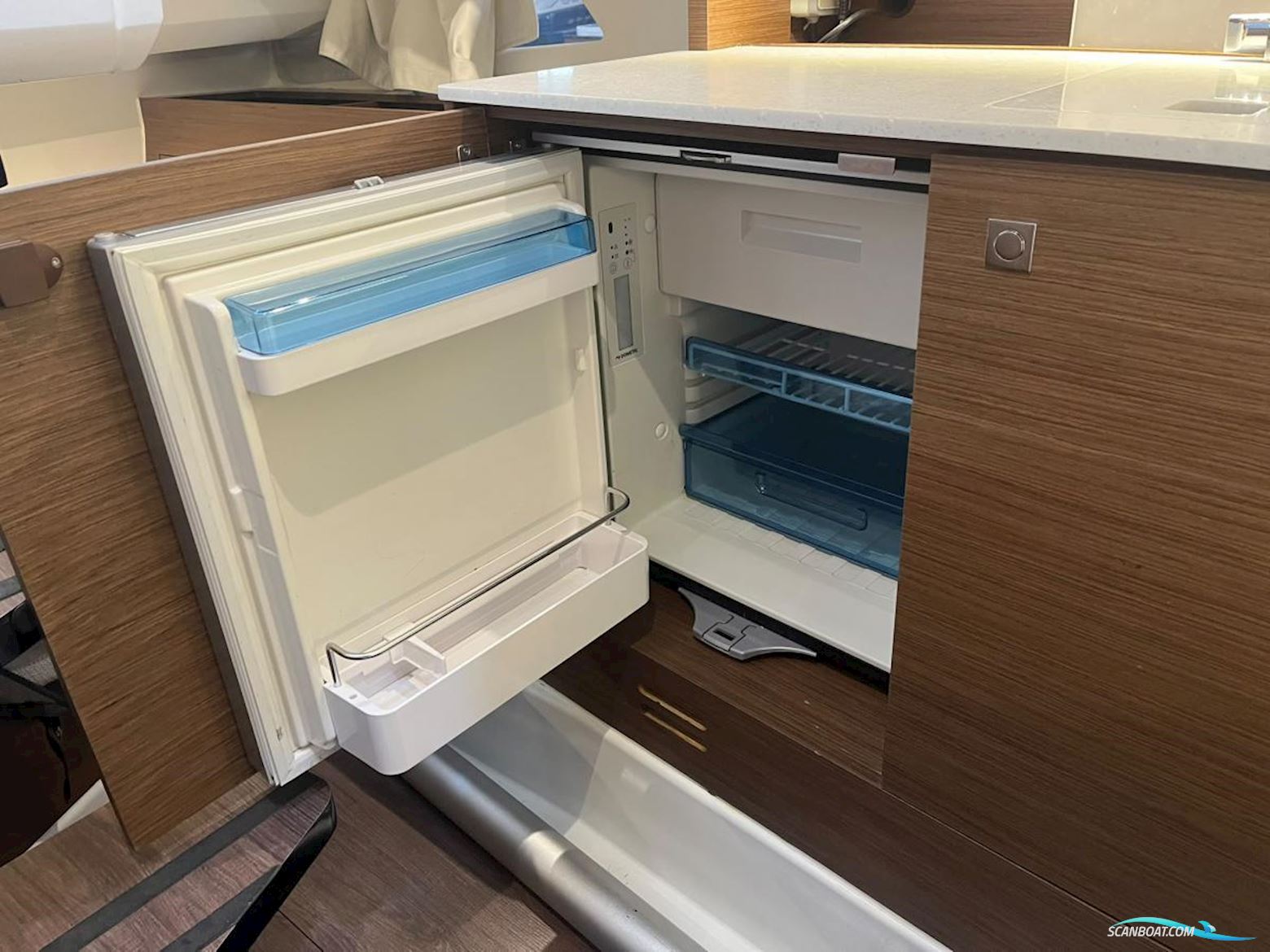Jeanneau Cap Camarat 9.0 Walk Around With Hard-Top And Airconditioning
