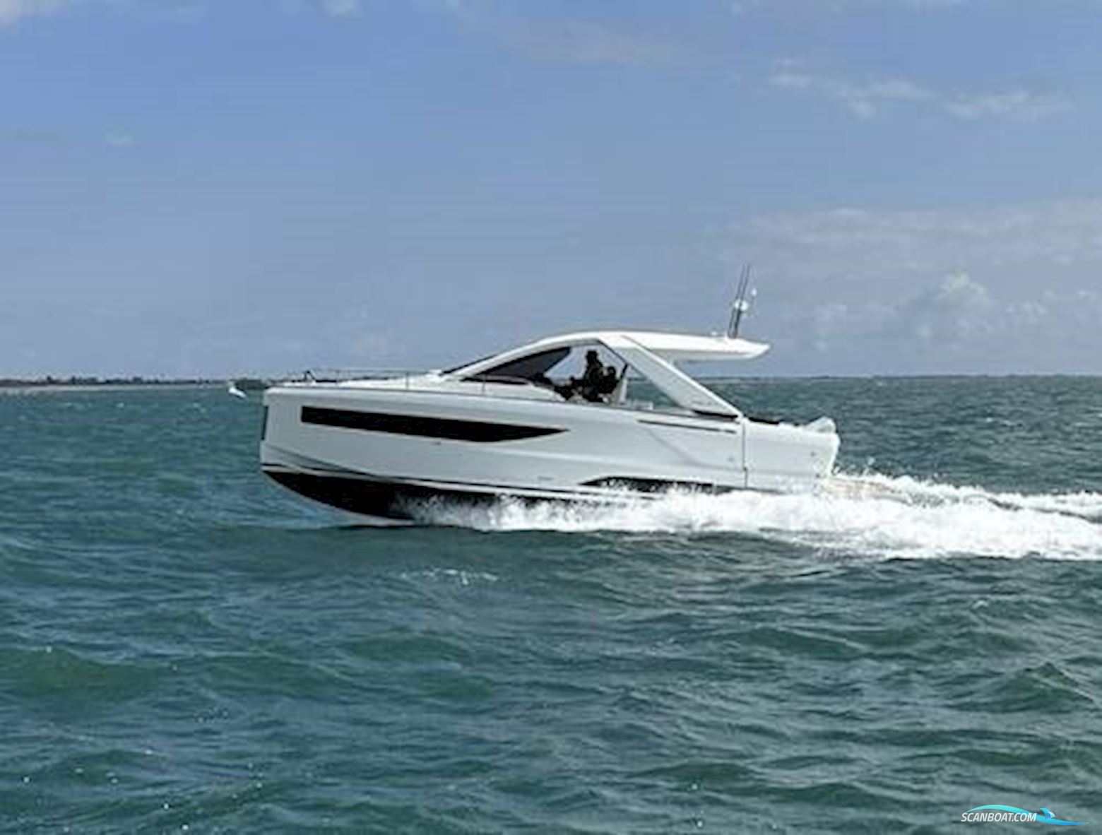 Jeanneau DB37 Motorbåd 2024, med Volvo Penta D4 motor, England