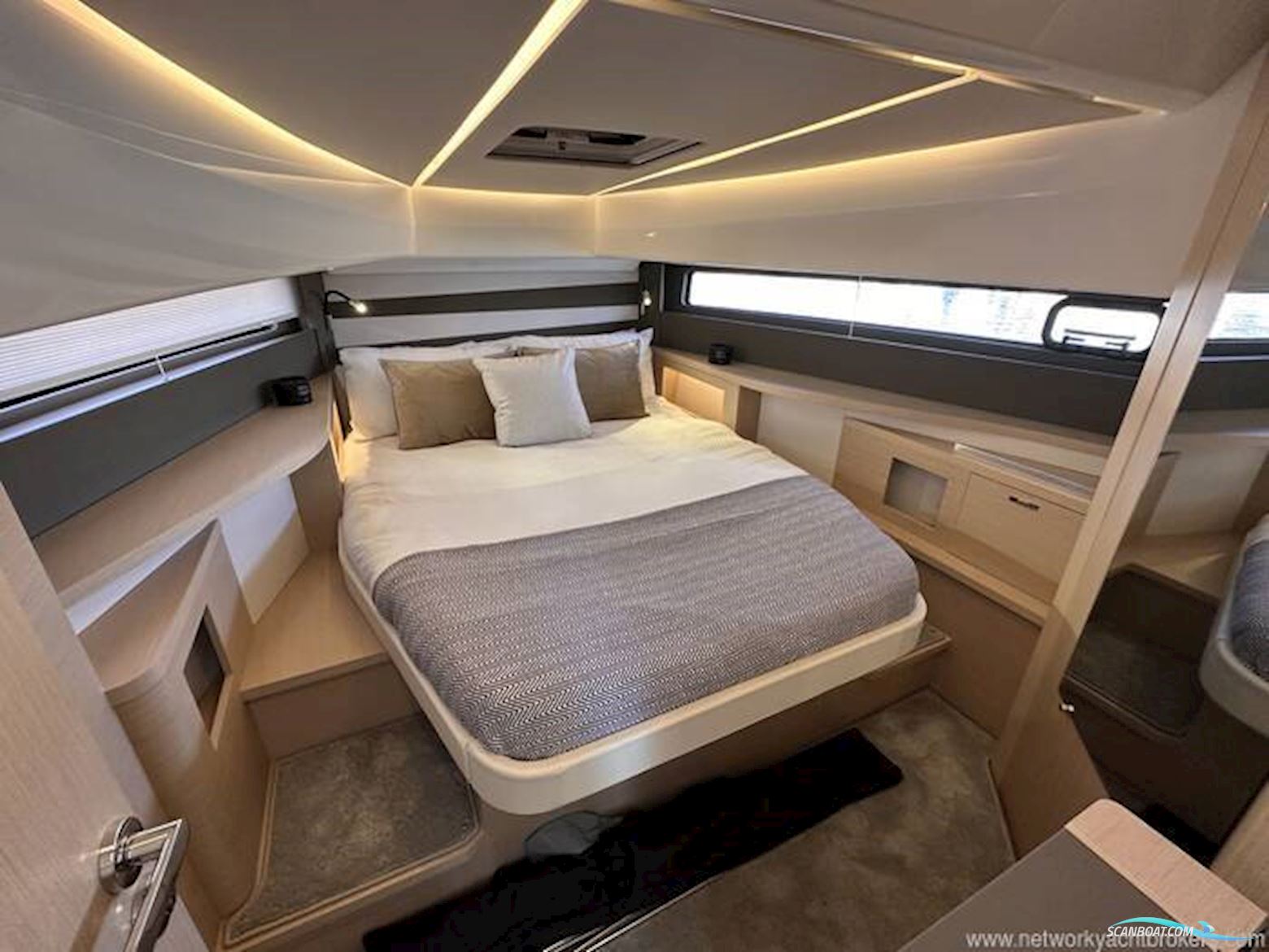 Jeanneau DB37