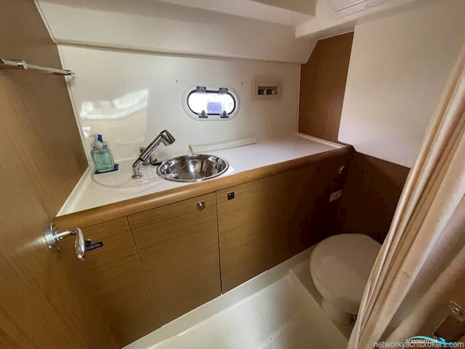 Jeanneau Merry Fisher 10