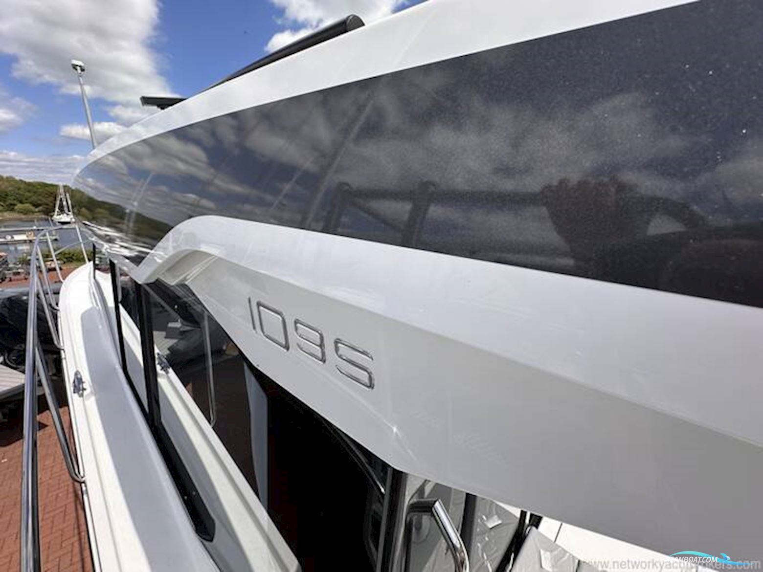 Jeanneau Merry Fisher 1095 Coupe Series 2
