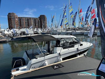 Jeanneau Merry Fisher 695 Serie 2. Deze Prachtige Boot is Aanwezig op de Suzuki Stand Van Hiswa te Water 2026. Motorbåd 2026, med Suzuki motor, Holland