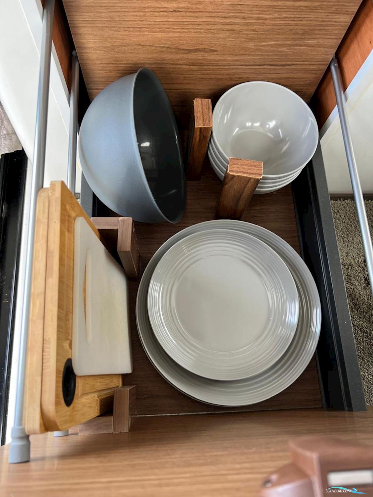 Jeanneau Merry Fisher 895 met boeg en heckschroef