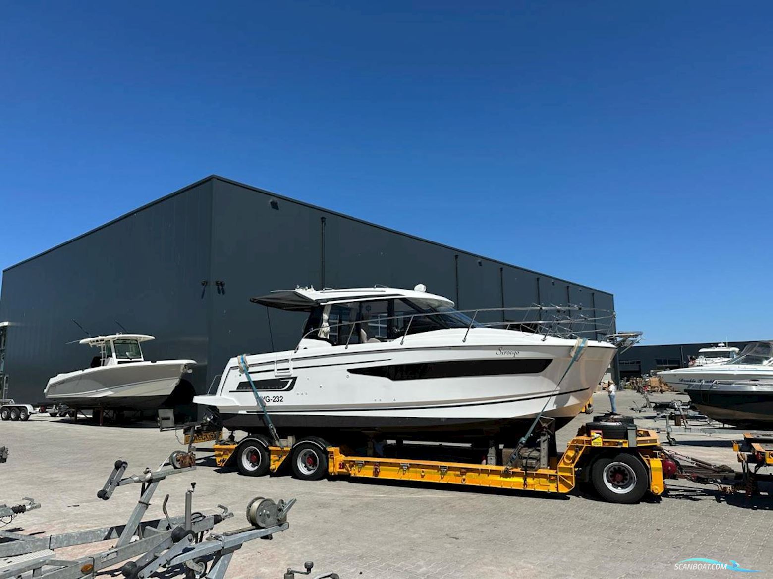 Jeanneau Merry Fisher 895 offshore met Joystick Suzuki Electric steer by wire Stuursysteem