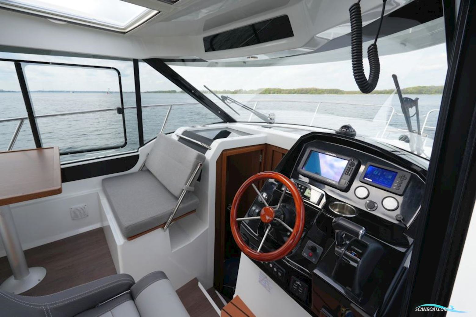 Jeanneau Merry Fisher 895