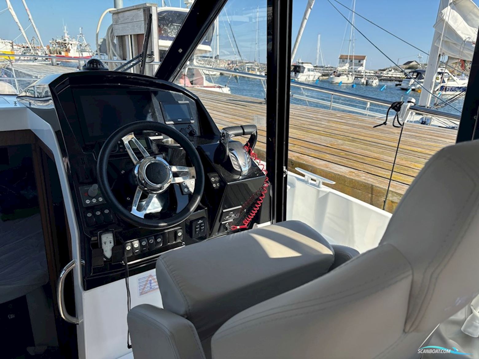 Jeanneau Merry Fisher 895