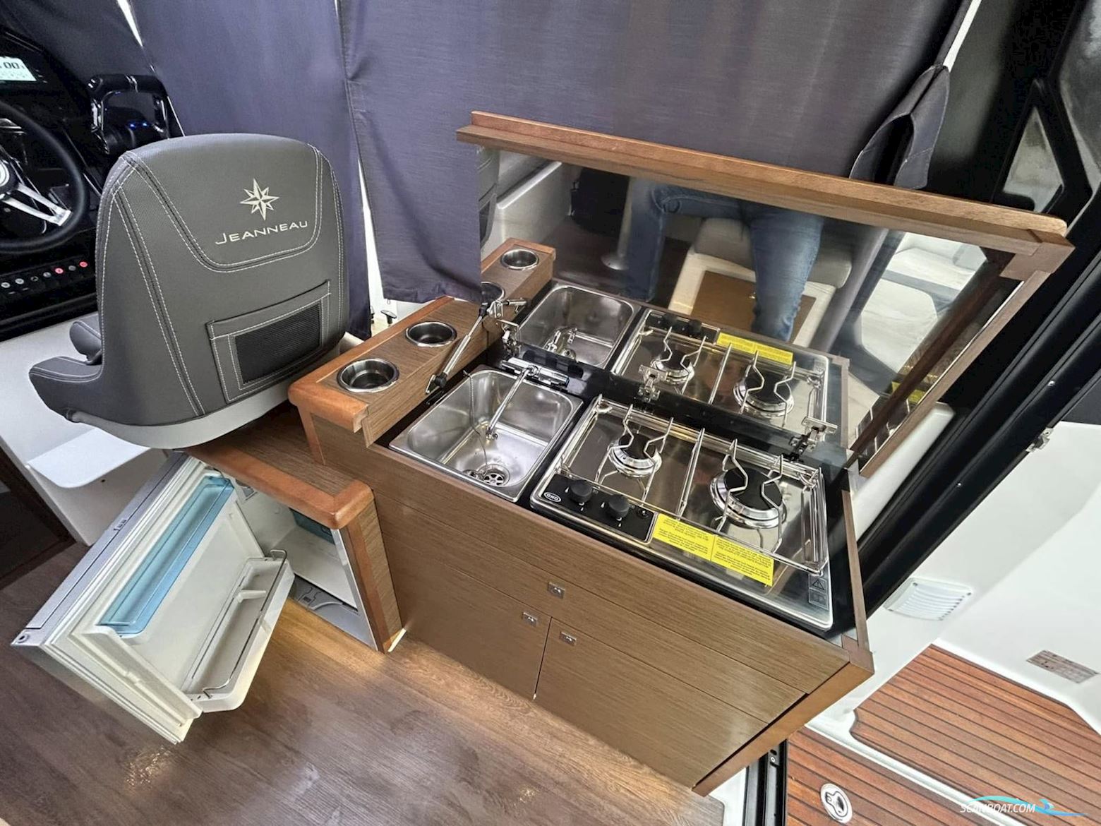 Jeanneau Merry Fisher 895