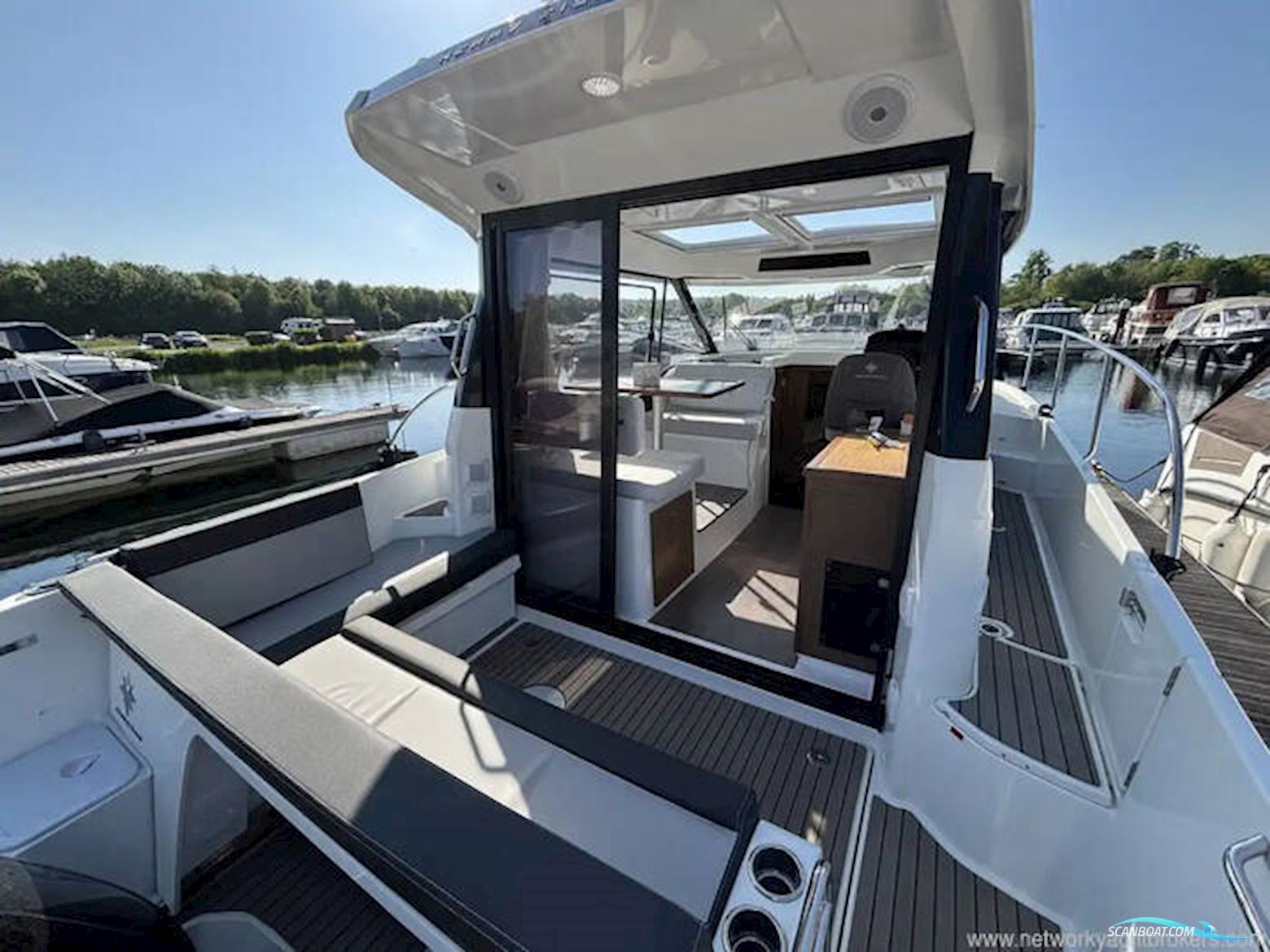 Jeanneau Merry Fisher 895