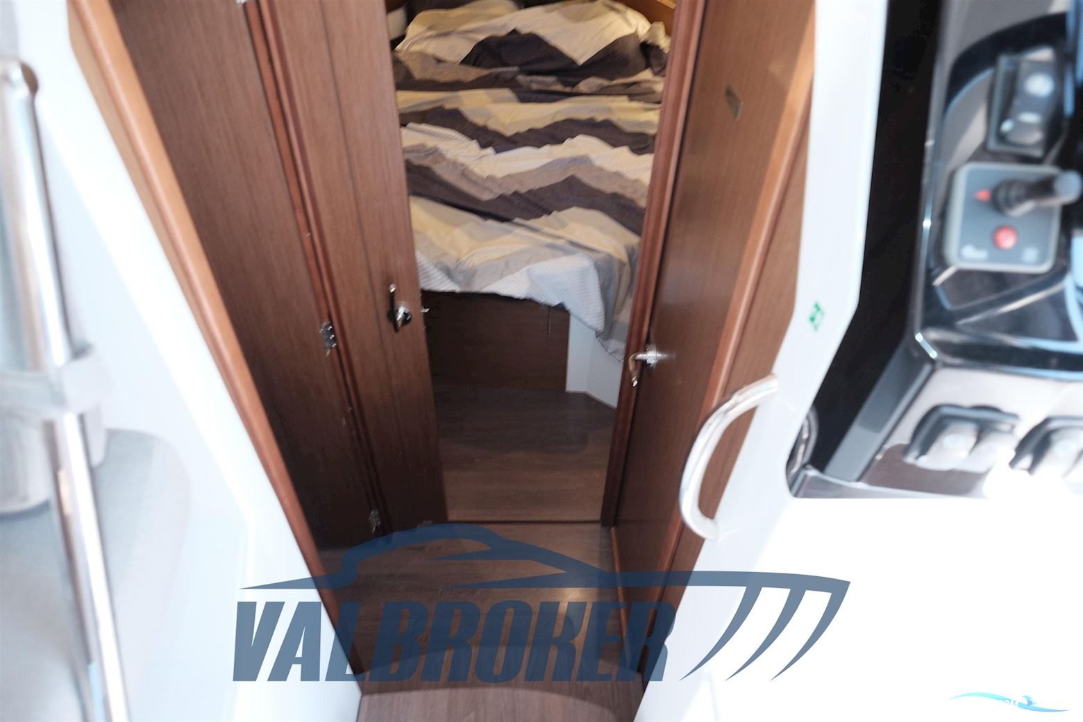 Jeanneau Merry Fisher 895
