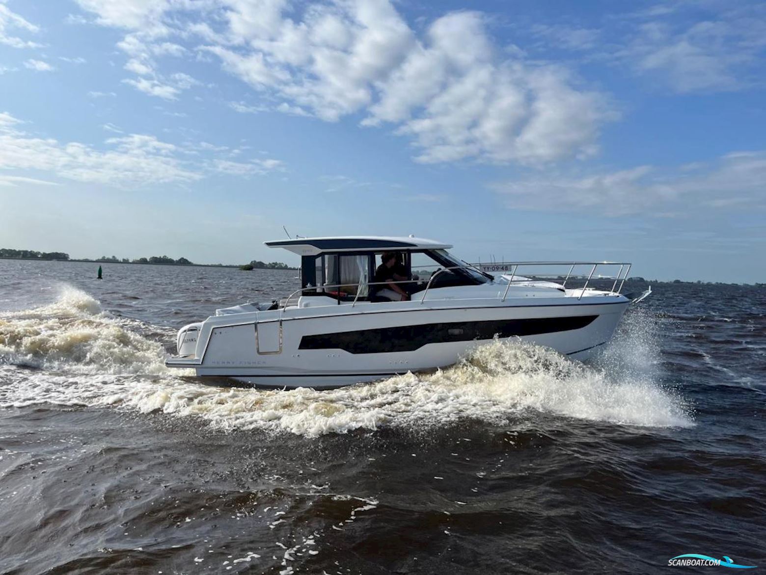 Jeanneau Merry Fisher 895 serie 2. Dit schip is aanwezig op de Yamaha stand van hiswa te water 2026.