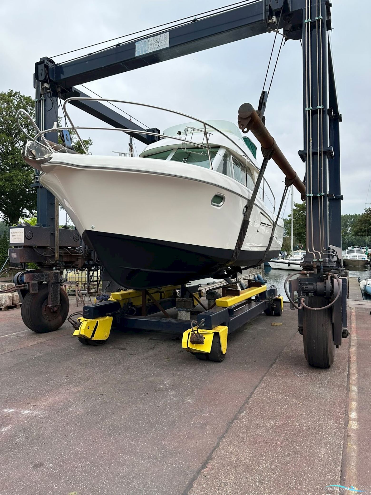 Jeanneau Merry Fisher 9.25 Flybridge