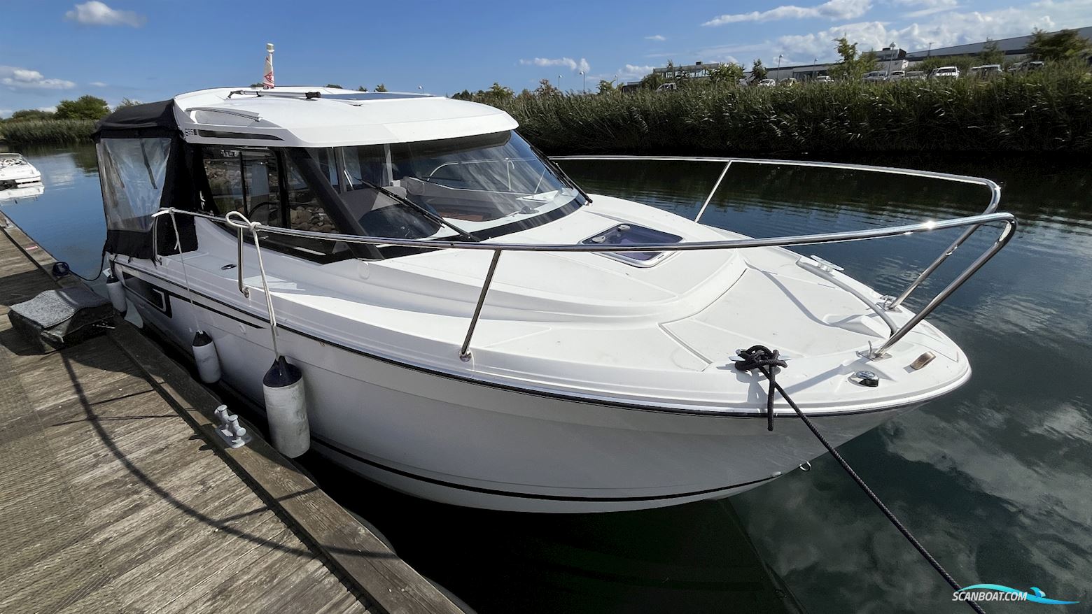 Jeanneau MF 695