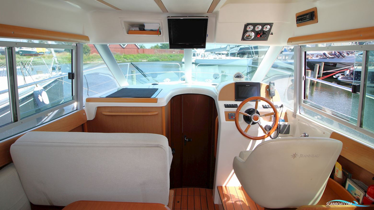 Jeanneau MF 925 Fly