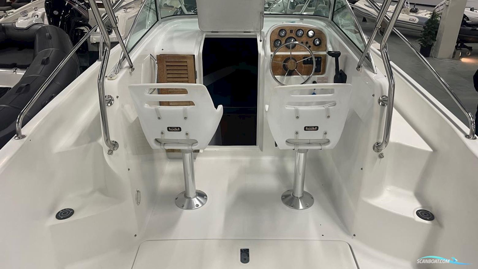 Jeanneau Motorbåt 725 WA