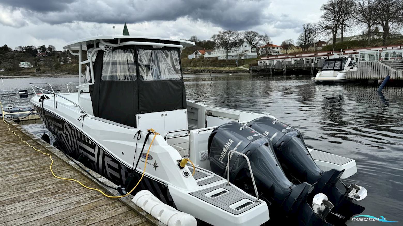 JEANNEAU MOTORBÅT Cap Camarat 9.0 CC