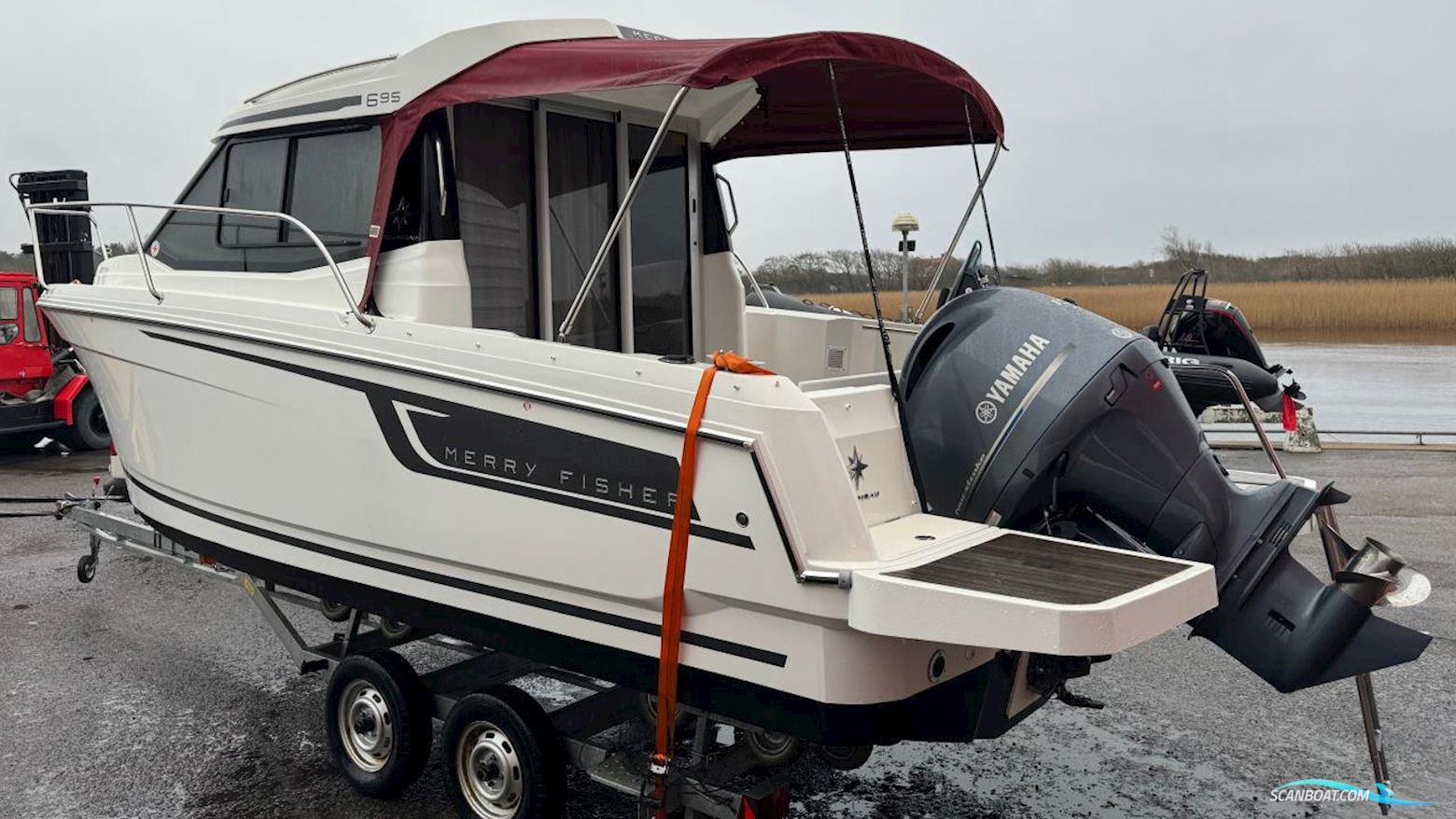 JEANNEAU MOTORBÅT MERRY FISHER 695