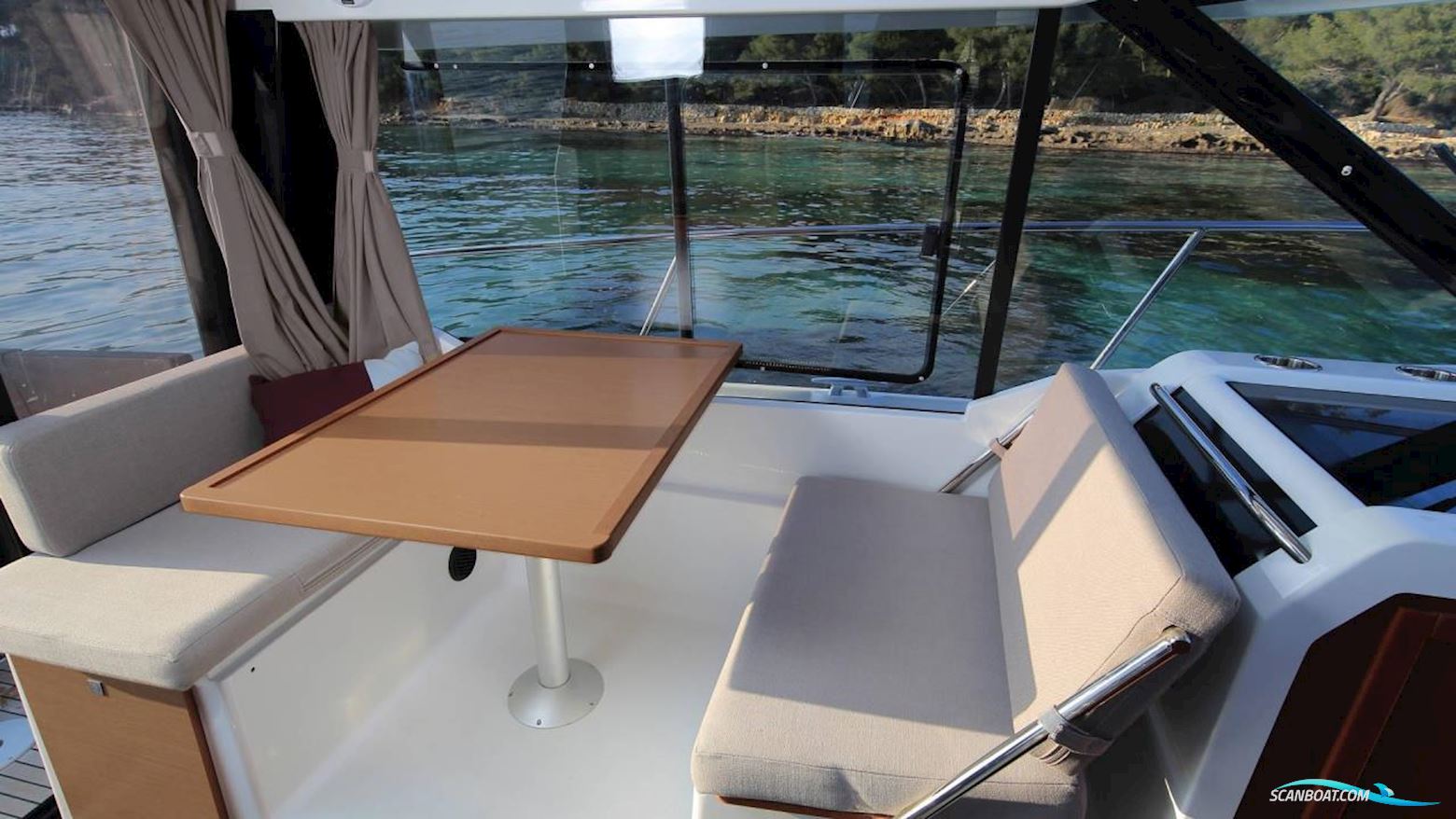 JEANNEAU MOTORBÅT MERRY FISHER 895