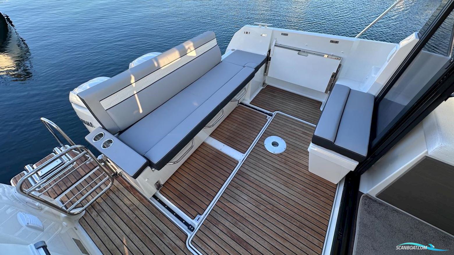 JEANNEAU MOTORBÅT MERRY FISHER 895