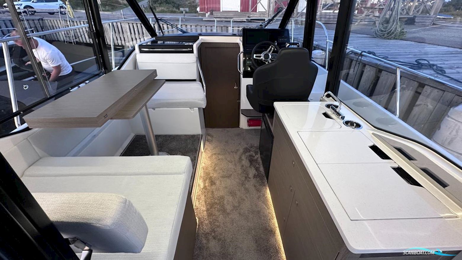 JEANNEAU MOTORBÅT MERRY FISHER 895