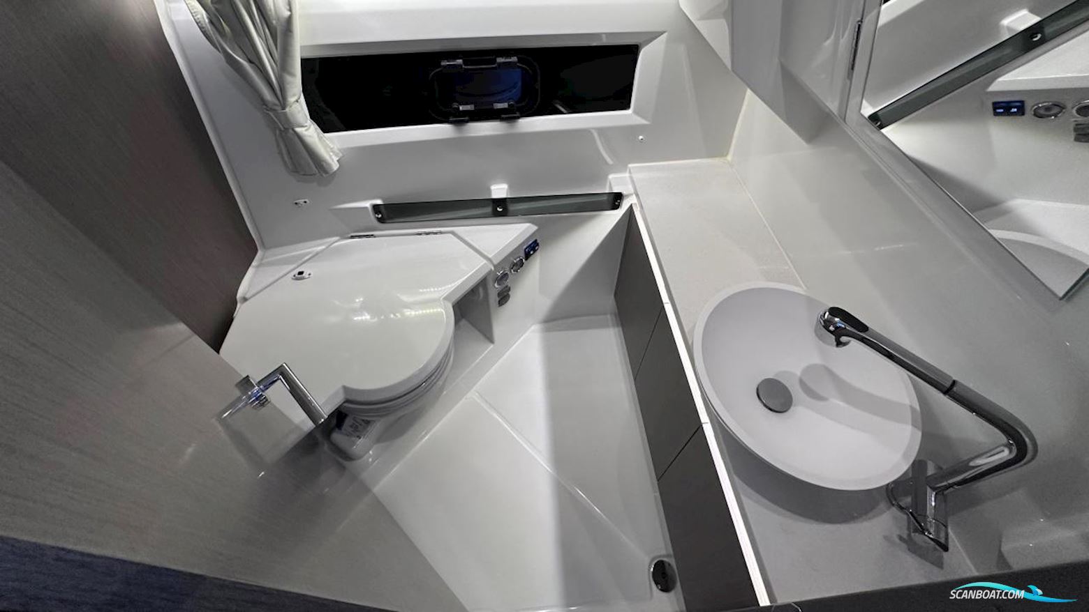 JEANNEAU MOTORBÅT MERRY FISHER 895