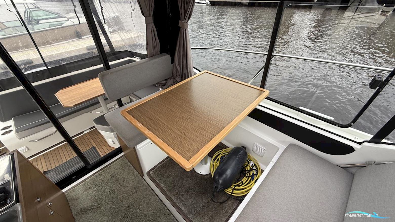 JEANNEAU MOTORBÅT MERRY FISHER 895