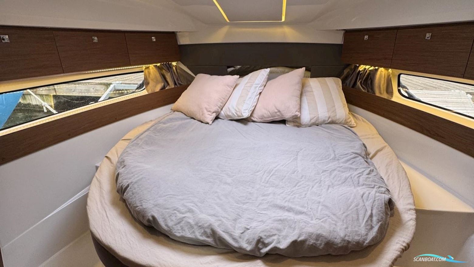 JEANNEAU MOTORBÅT MERRY FISHER 895