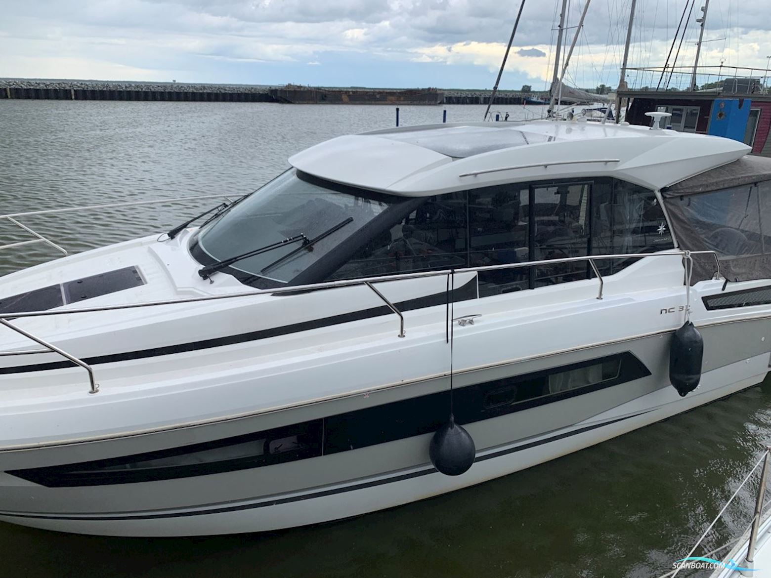 Jeanneau NC 33