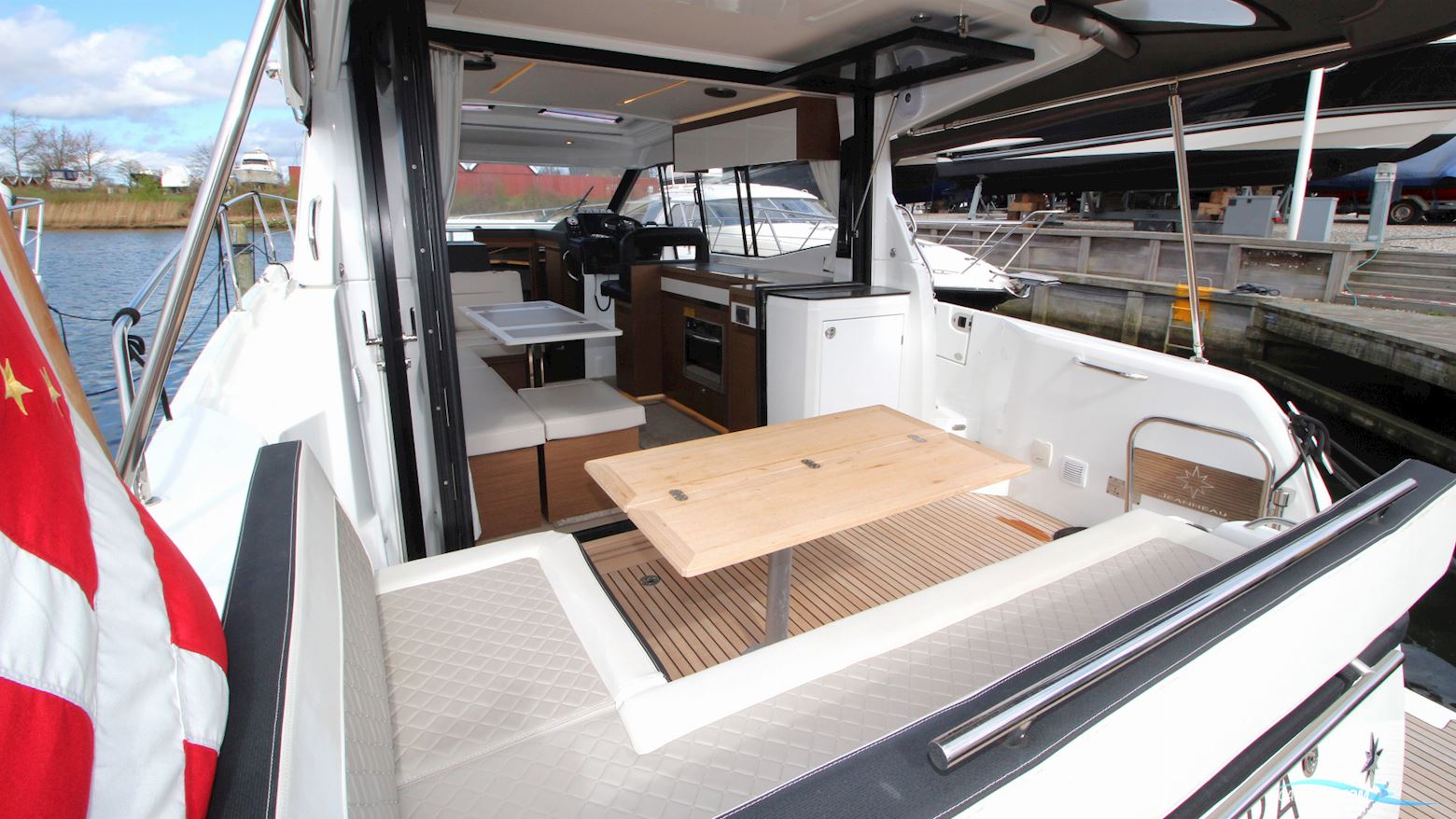 Jeanneau NC 37 