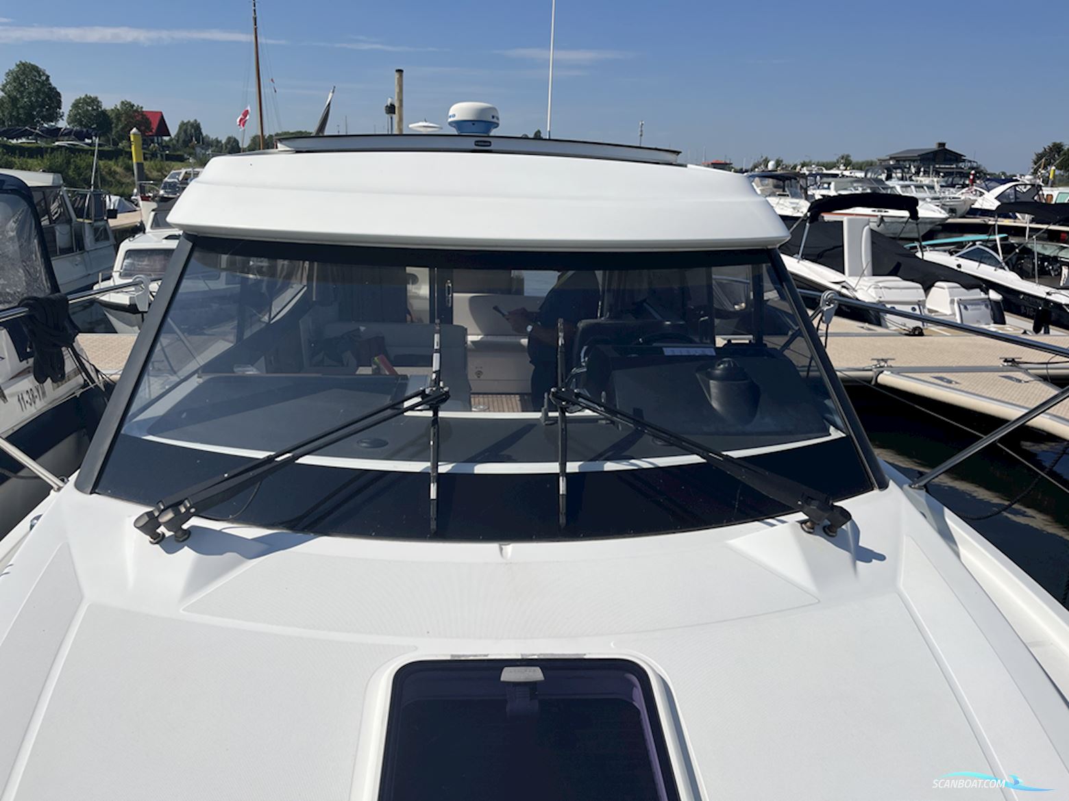 Jeanneau NC 9