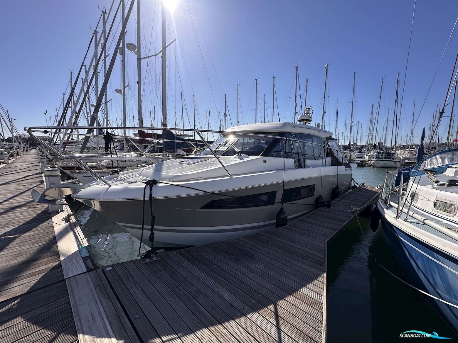 Jeanneau NC9 Motorbåd 2015, med Volvo Penta D4 motor, England