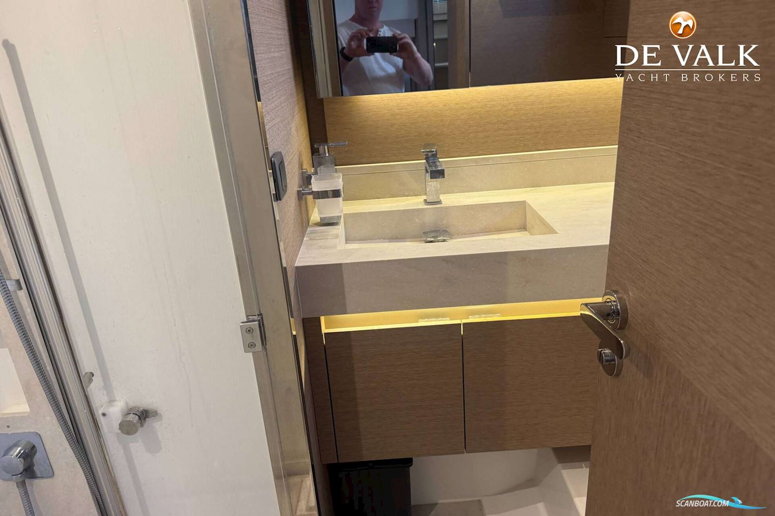 Jeanneau Prestige 50.