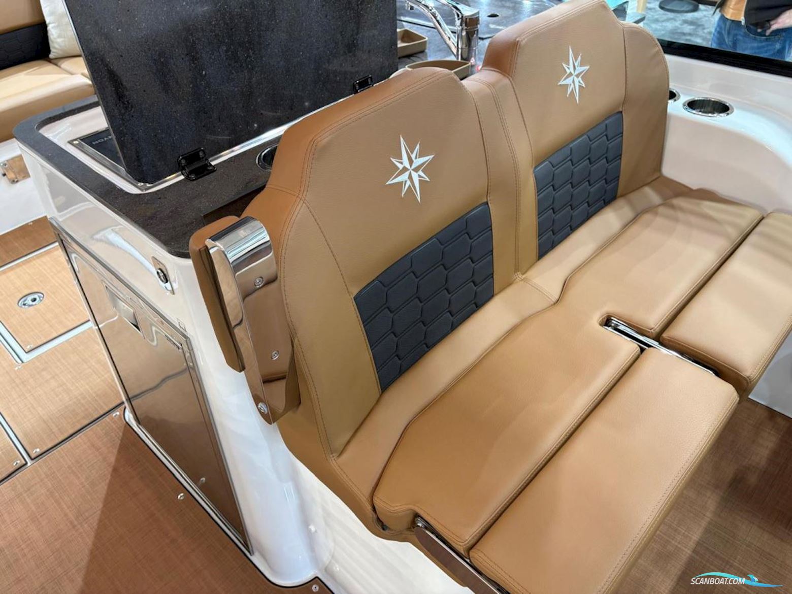 Jeanneau TH33 Twin-Hull