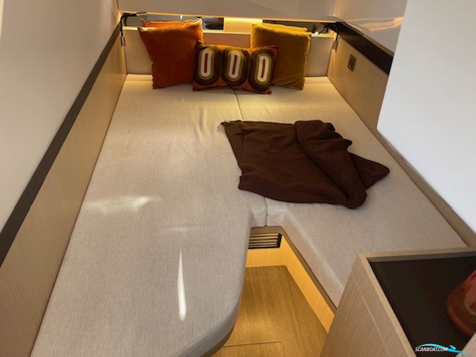 Jeanneau TH38 Twin-Hull