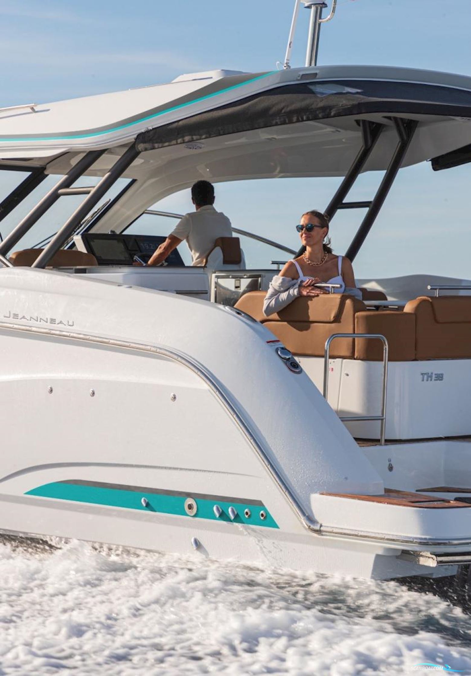 Jeanneau TH38 Twin-Hull