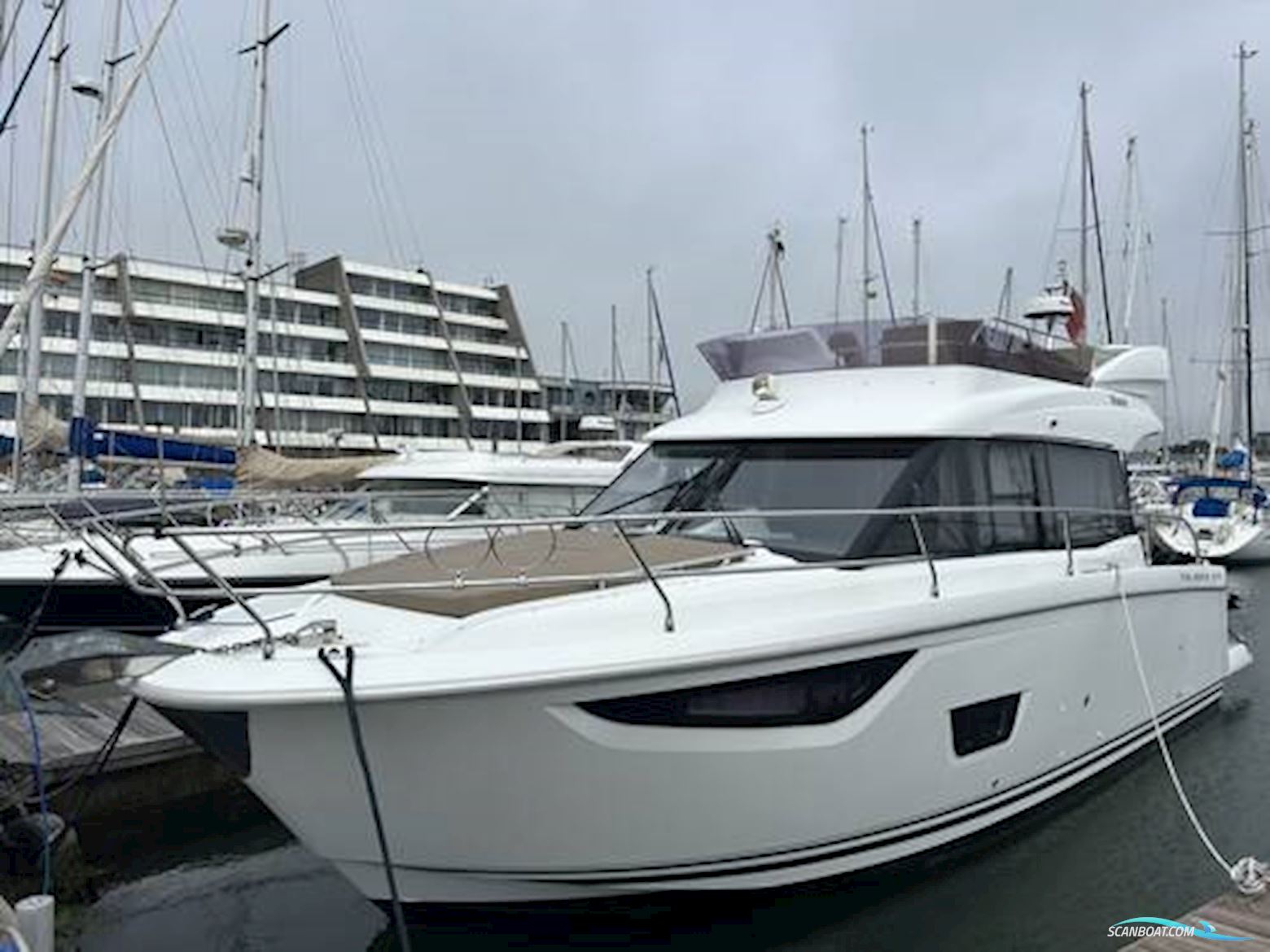 Jeanneau Verlasco 37 Motorbåd 2016, med Volvo Penta D4 motor, England