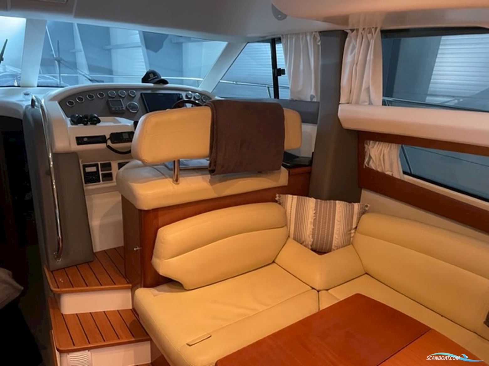 Jenneau prestige 42