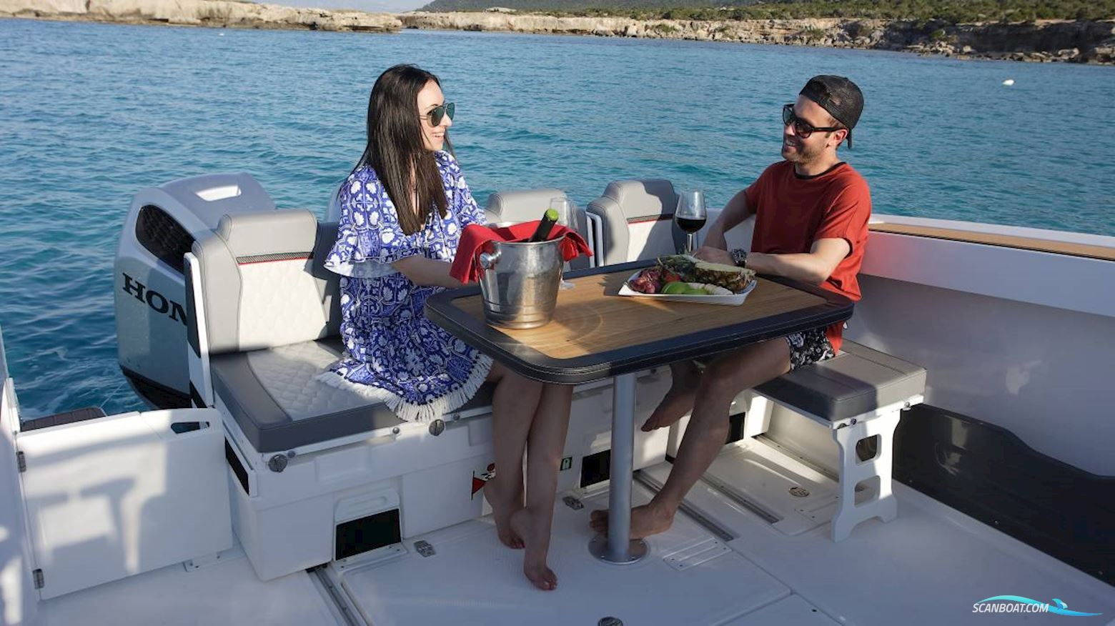 Karnic SL800 - F375 XTO - V8 Yamaha/Udstyr