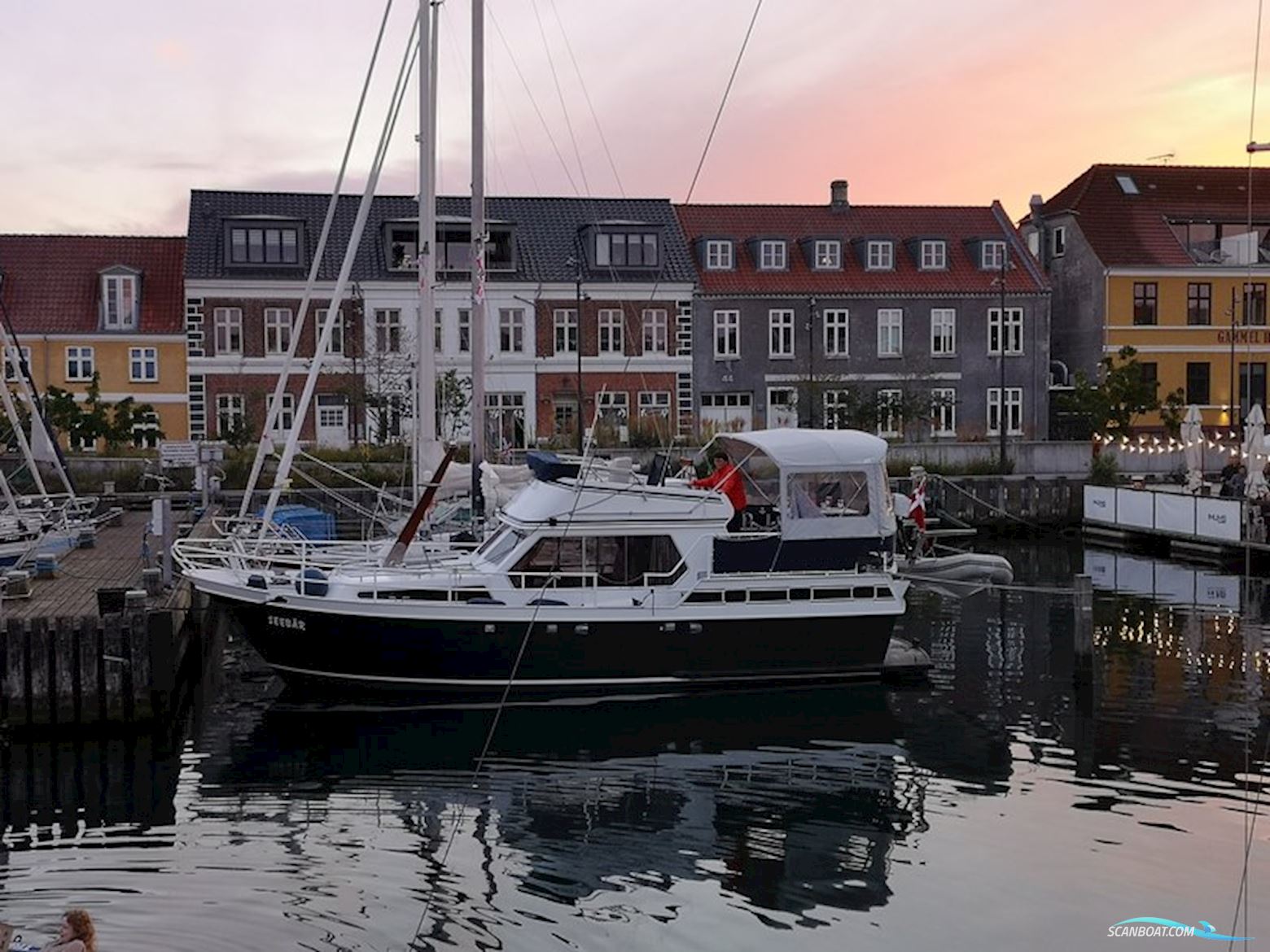 Keser Hollandia 1100 Fly Motorbåd 1990, med Volvo Penta
 motor, Danmark