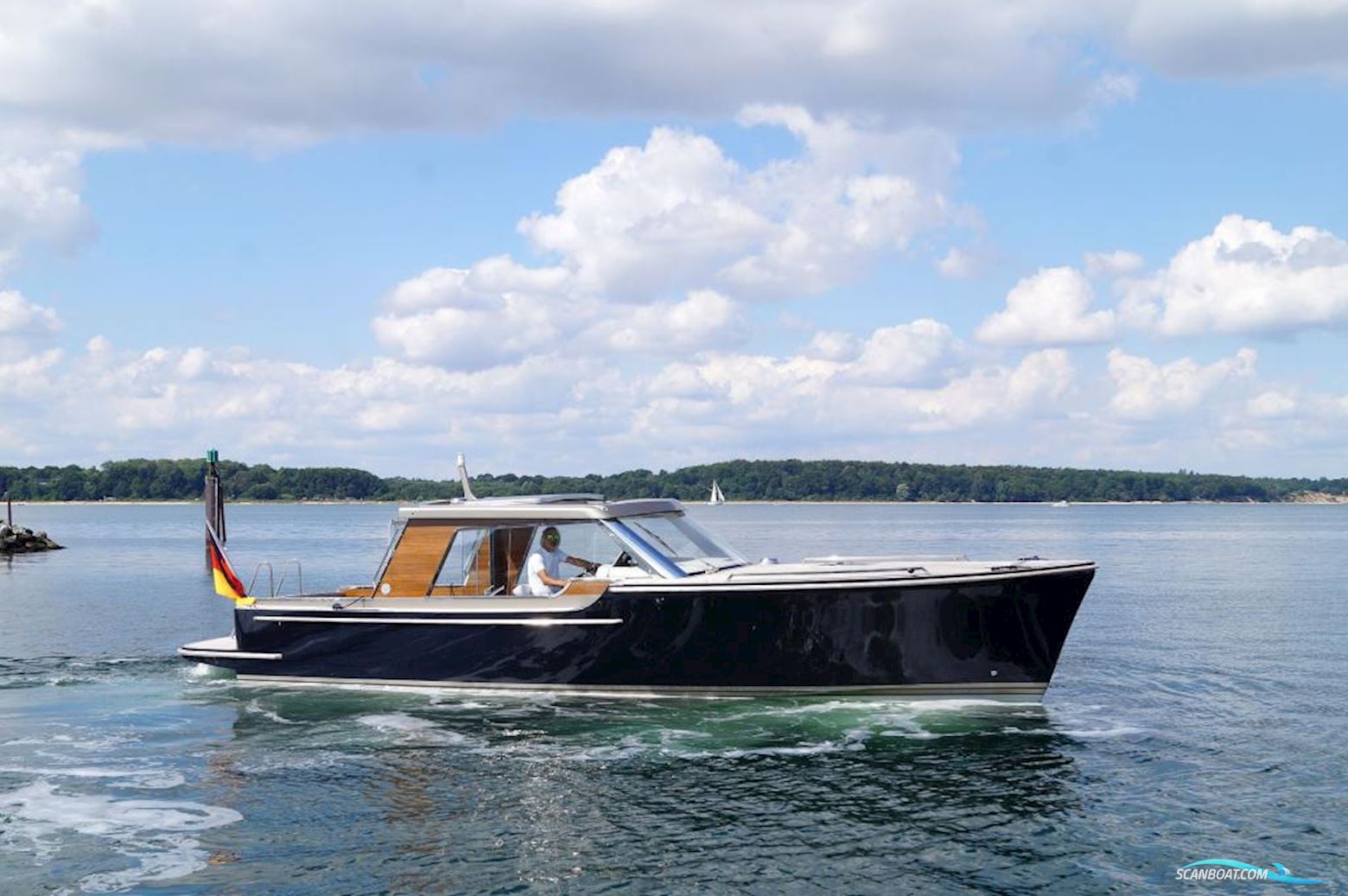 Kiel Classic 35 HT Eleganter, Exklusiver, Umfangreich Ausgestatter Daycruiser Motorbåd 2020, med 2 x Volvo Penta D6-340A motor, Tyskland