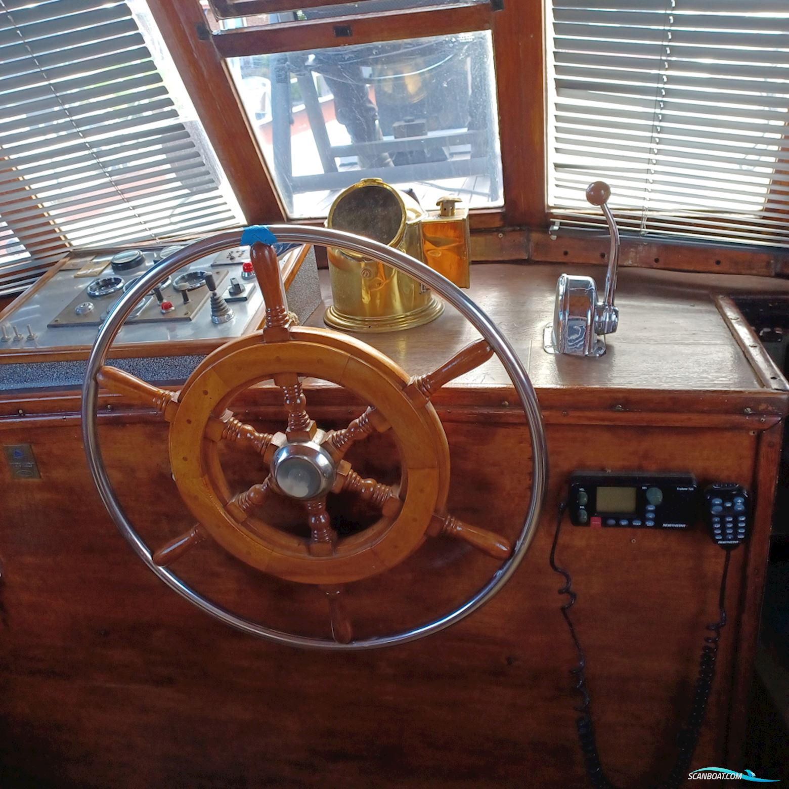 Klassiek Motorjacht - Directievaartuig