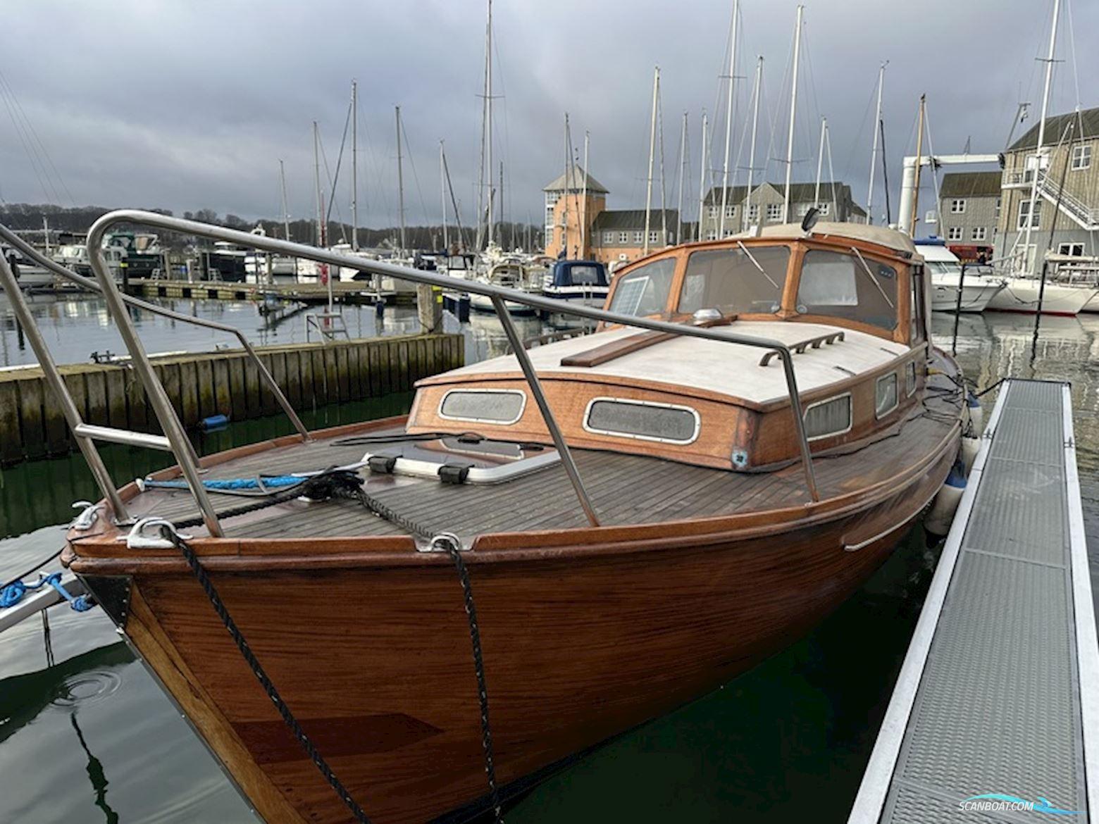 Klassisk Mahogni motorbåd/sejler