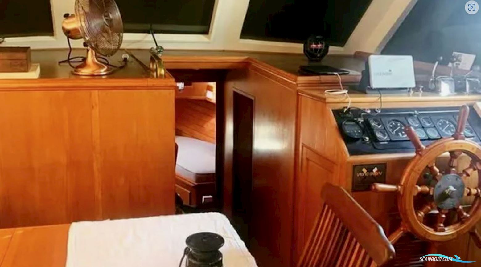 Kong And Halversen HK Island Gypsy 44