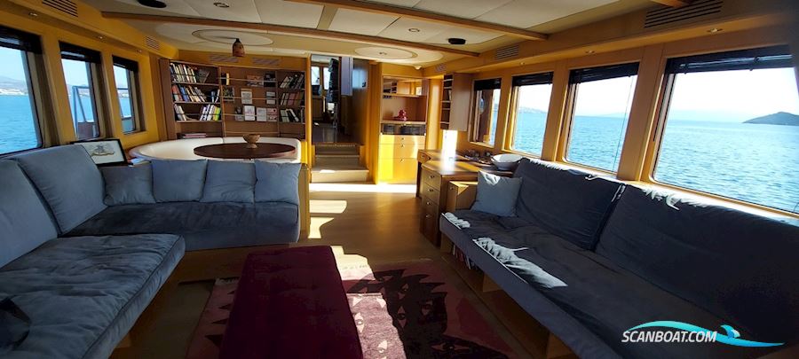 Kuntur Offshore Trawler 76