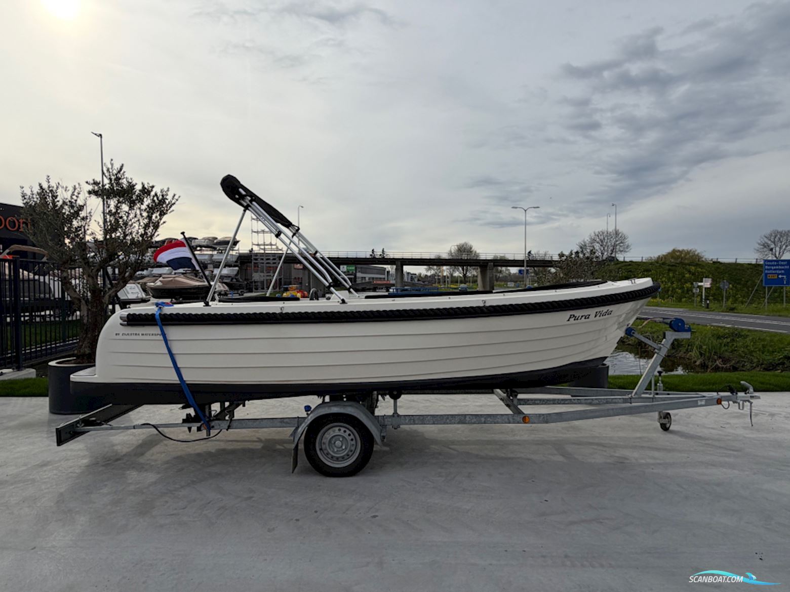 Lago Amore 570 Tender Occasion Motorbåd 2018, Holland