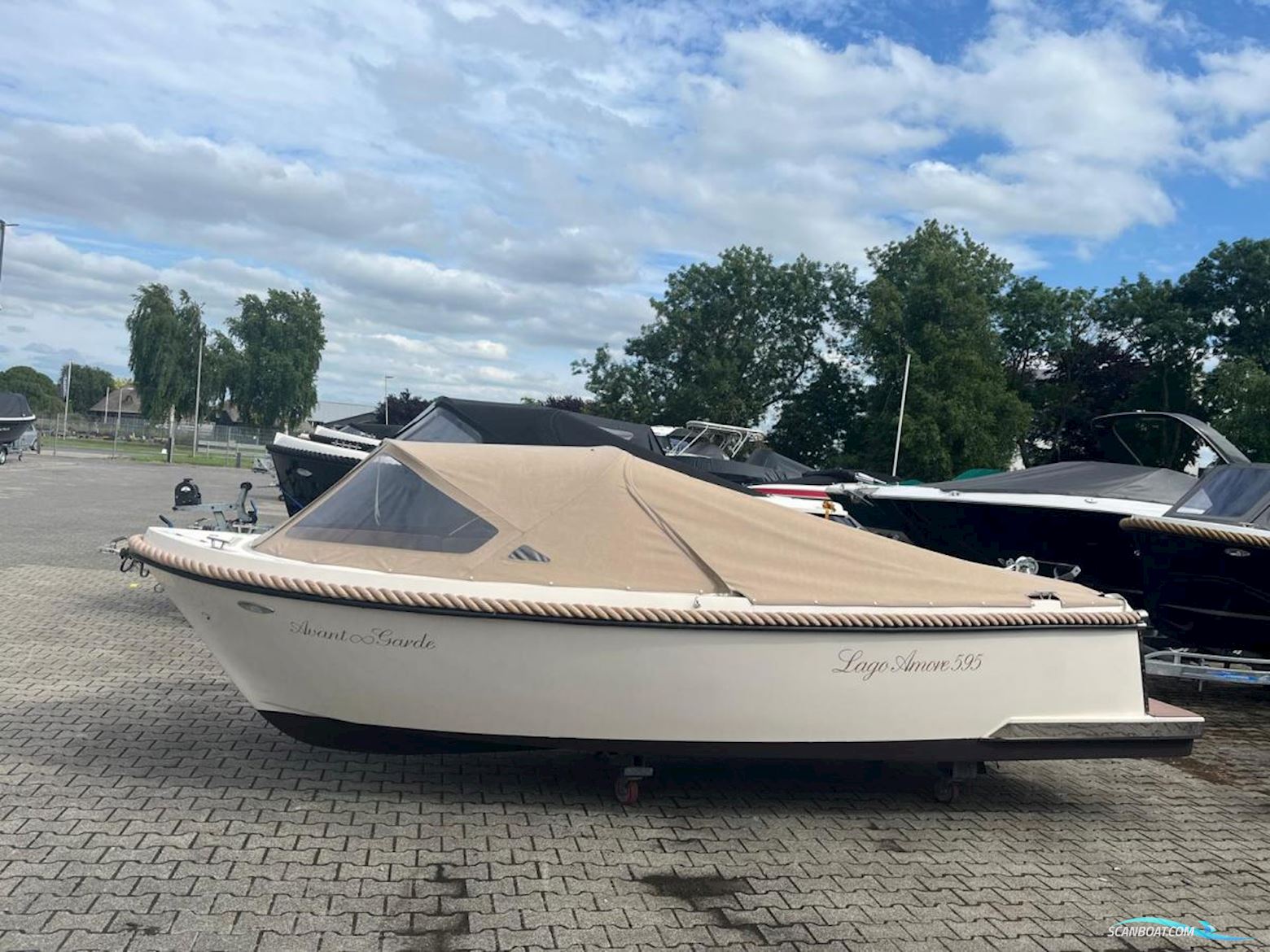 Lago Amore 595 Tender